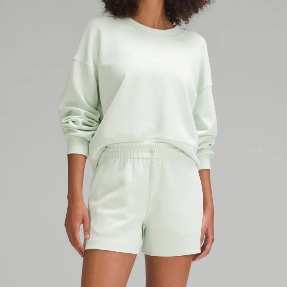 NWT Lululemon Softstreme HR Short 4” Light Green High Rise Shorts Women’s Size 0